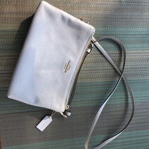 Coach Double zip crossbody pebbled leather purse Great Shape, gently pre-owned